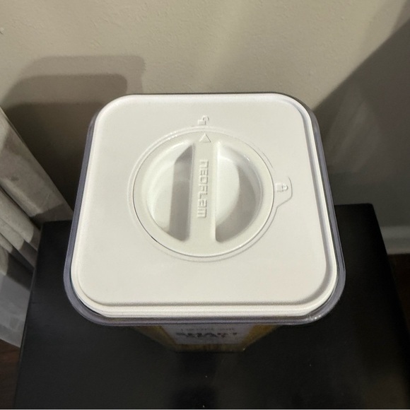 Neoflam Airtight BPA free Dry Food Kitchen Storage Container Smart Seal - Picture 2 of 10